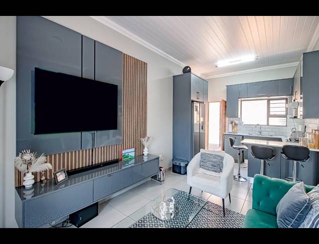 2 BEDROOM TOWNHOUSE FOR SALE IN ANNLIN